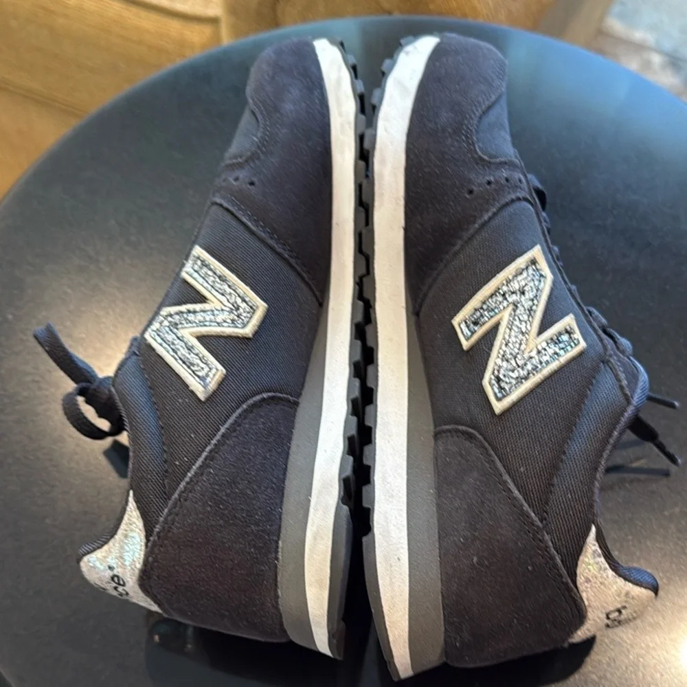 New Balance 311 Classic Women’s Black Suede Sneakers with silver N logo size 6.5